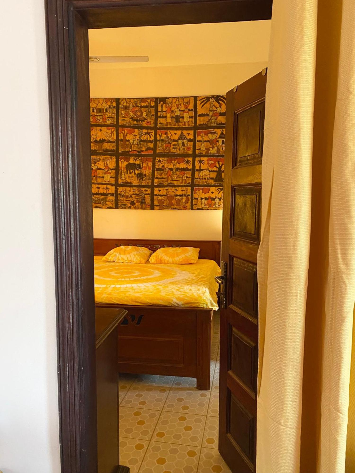 Dabo House Hotel Brufut Kültér fotó