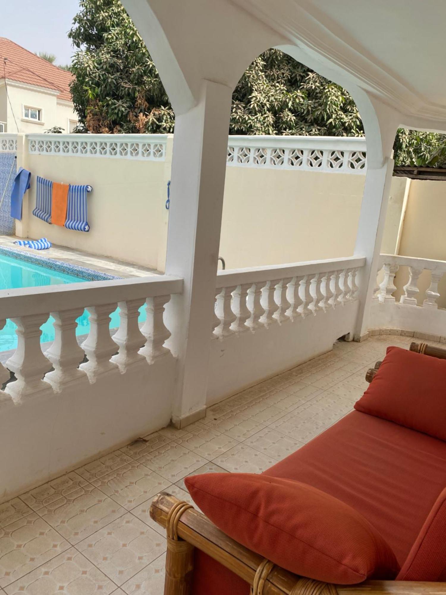 Dabo House Hotel Brufut Kültér fotó