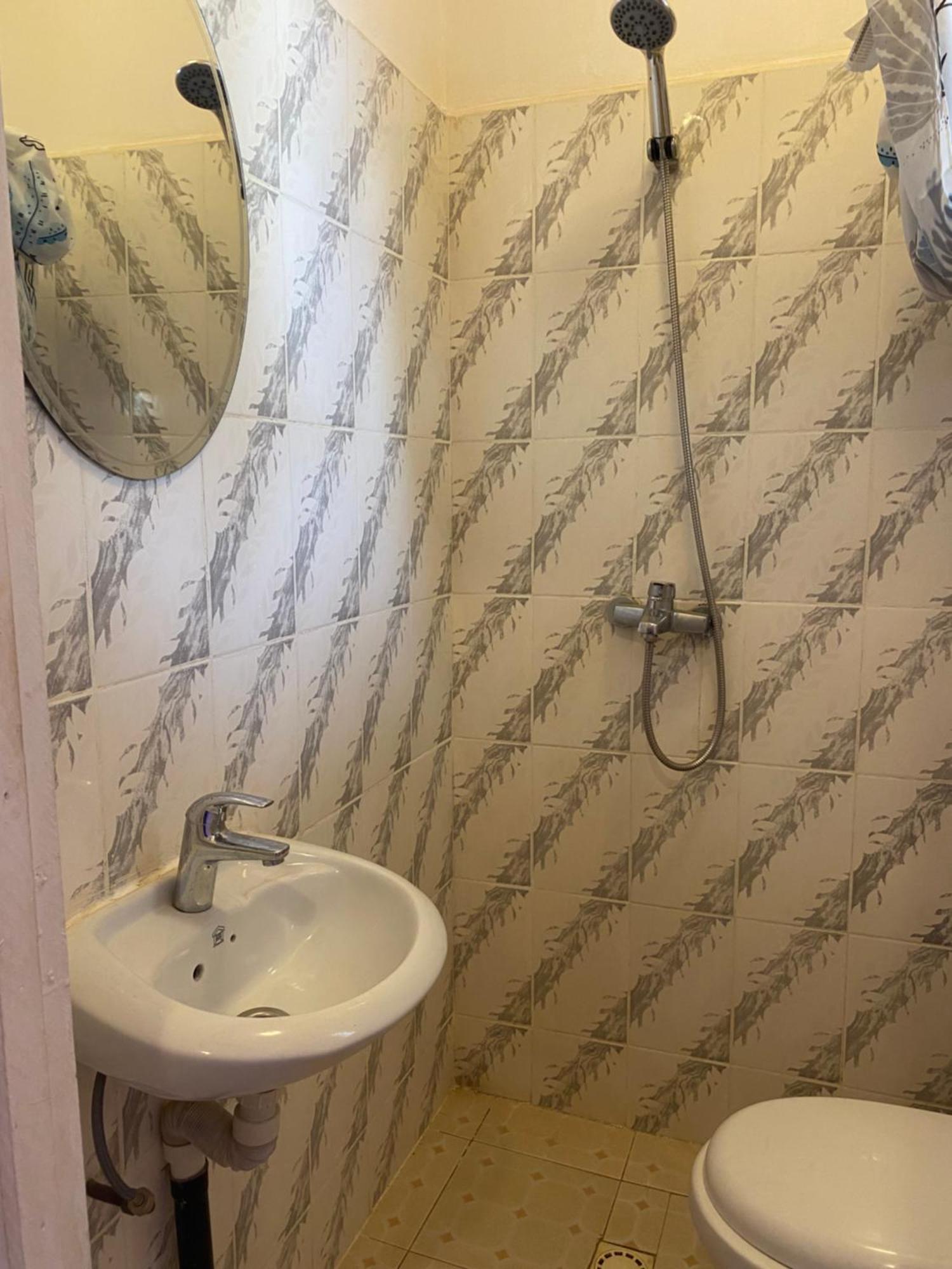 Dabo House Hotel Brufut Kültér fotó